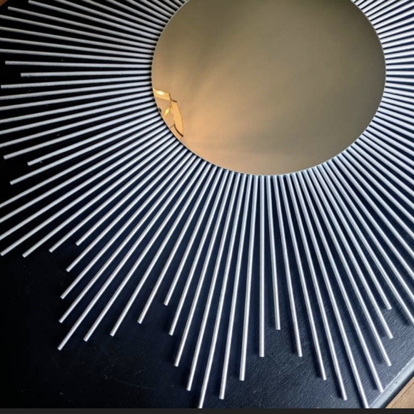 35” SILVER Glamorous Sunburst Mirror Starburst Decorative Wall Mirror - Picture 7 of 9